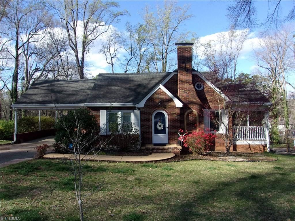 Photo of 1254 Sunset Drive, Asheboro, NC 27205 (MLS # 1212640)