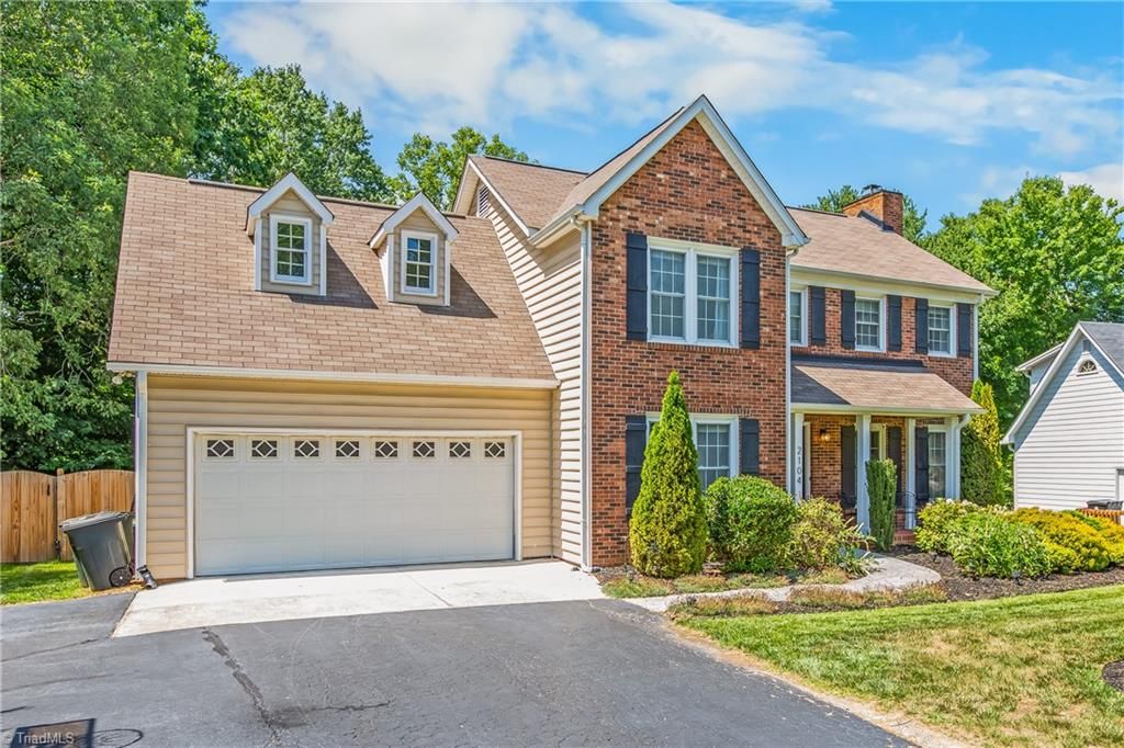 Photo of 2104 Eagle Valley Court, Kernersville, NC 27284 (MLS # 1226950)