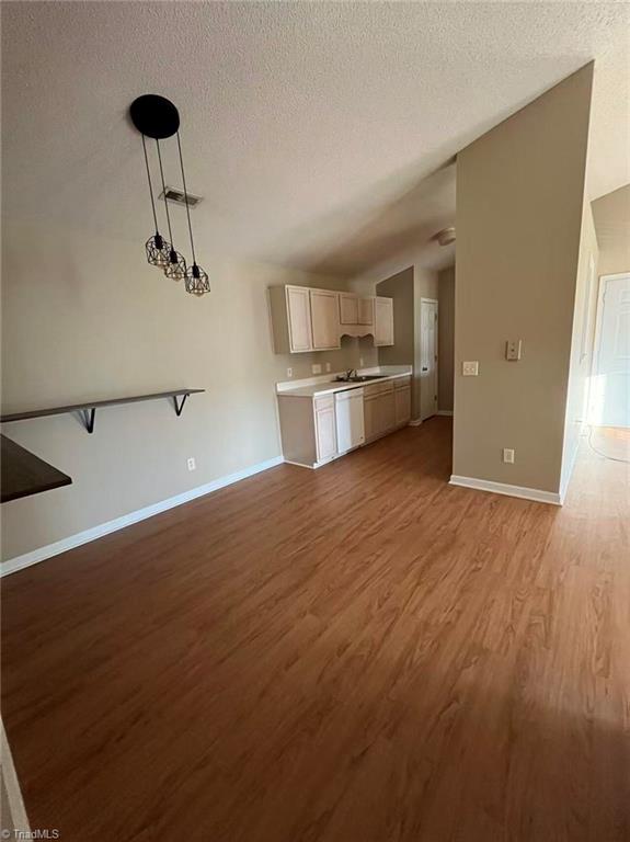 7135 Friendly Avenue