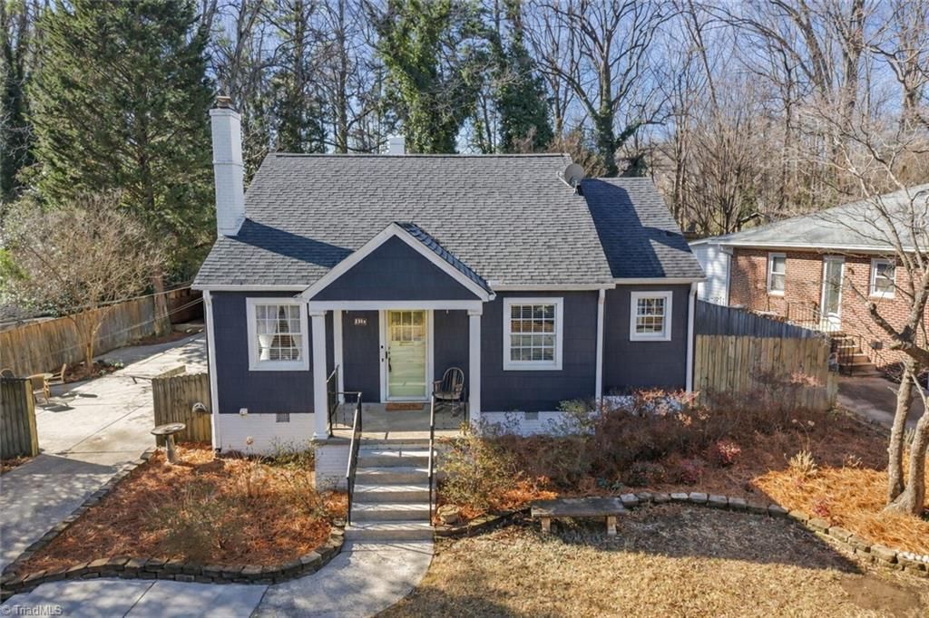 Photo of 1319 Seminole Drive, Greensboro, NC 27408 (MLS # 1206172)