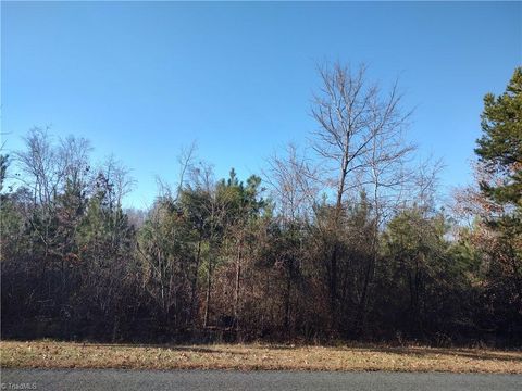 Vacant Land For Sale - 108 Harborgate Drive<br/> Denton, NC 27239