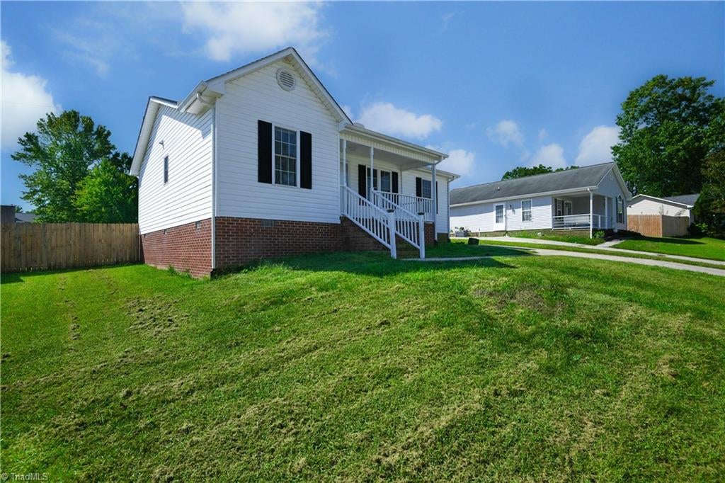 Photo of 113 Justin Court, Burlington, NC 27217 (MLS # 1237028)