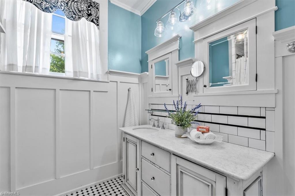 Greensboro, North Carolina 27403, United States, 4 Bedrooms Bedrooms, ,2 BathroomsBathrooms,Residential,Active,122246