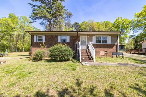 1014 Pine Lane Eden NC 27288