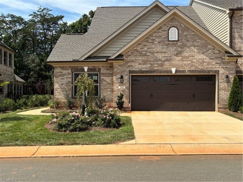 Townhouse For Sale - 1046 Beechcraft Drive<br/> Mebane, NC 27302