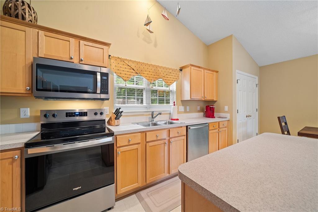 4800 Corinthian Way, Greensboro, North Carolina image 9