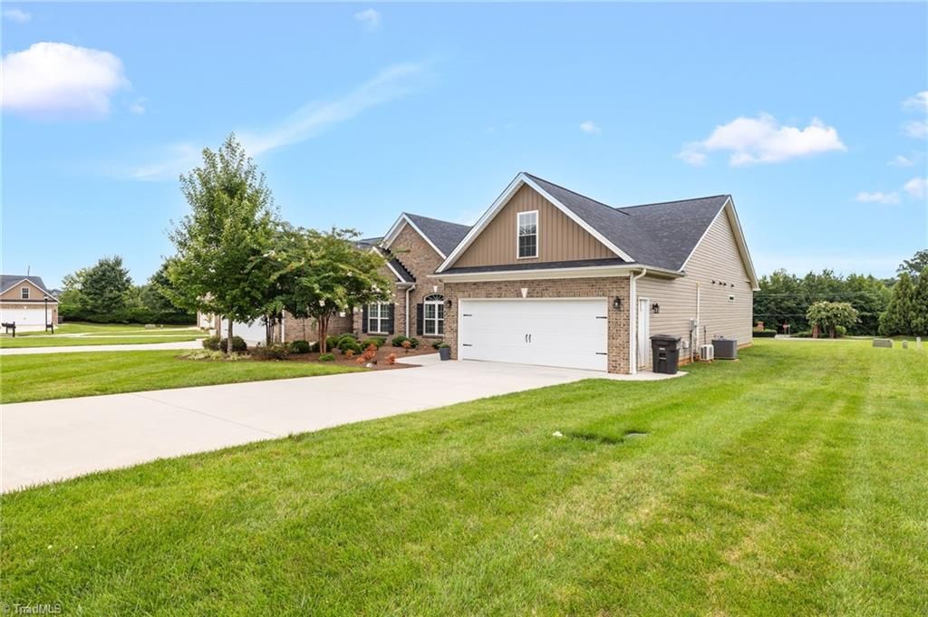 Photo of 204 Birchwood Drive, Reidsville, NC 27320 (MLS # 1214275)