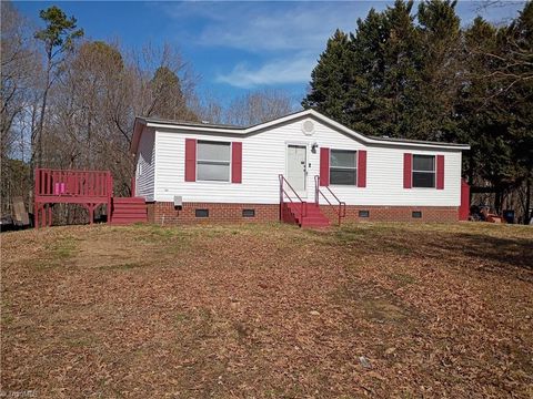 Mobile Home For Sale - 204 Nubbin Ridge Road<br/> High Point, NC 27265
