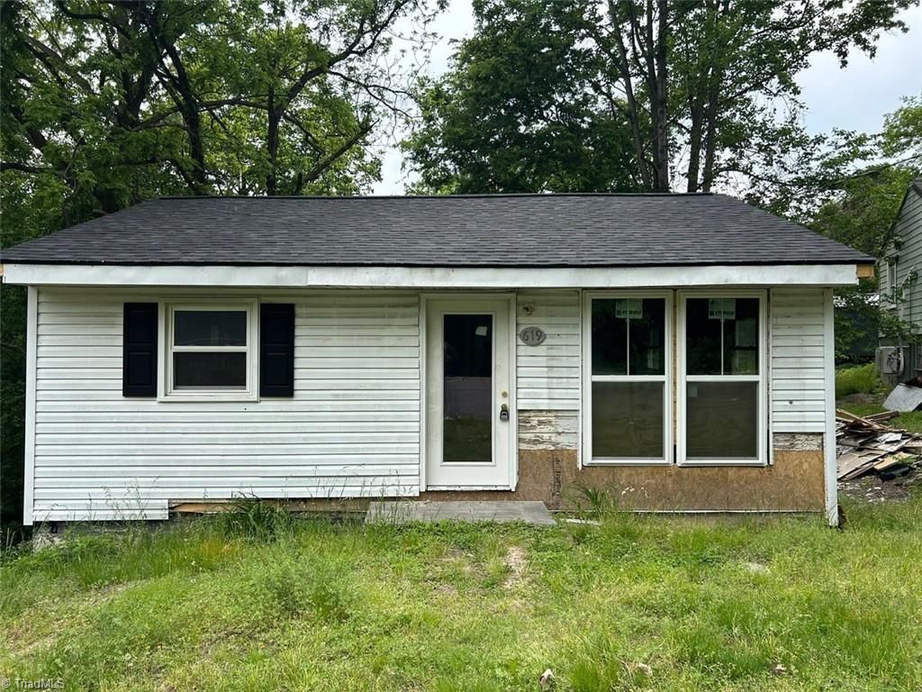 Photo of 619 Lincoln Street, Reidsville, NC 27320 (MLS # 1207336)