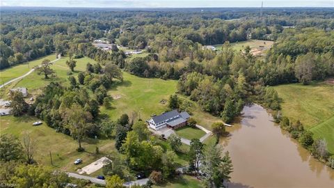 A home in Kernersville