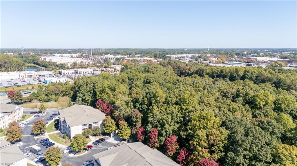 4529 W Wendover Avenue