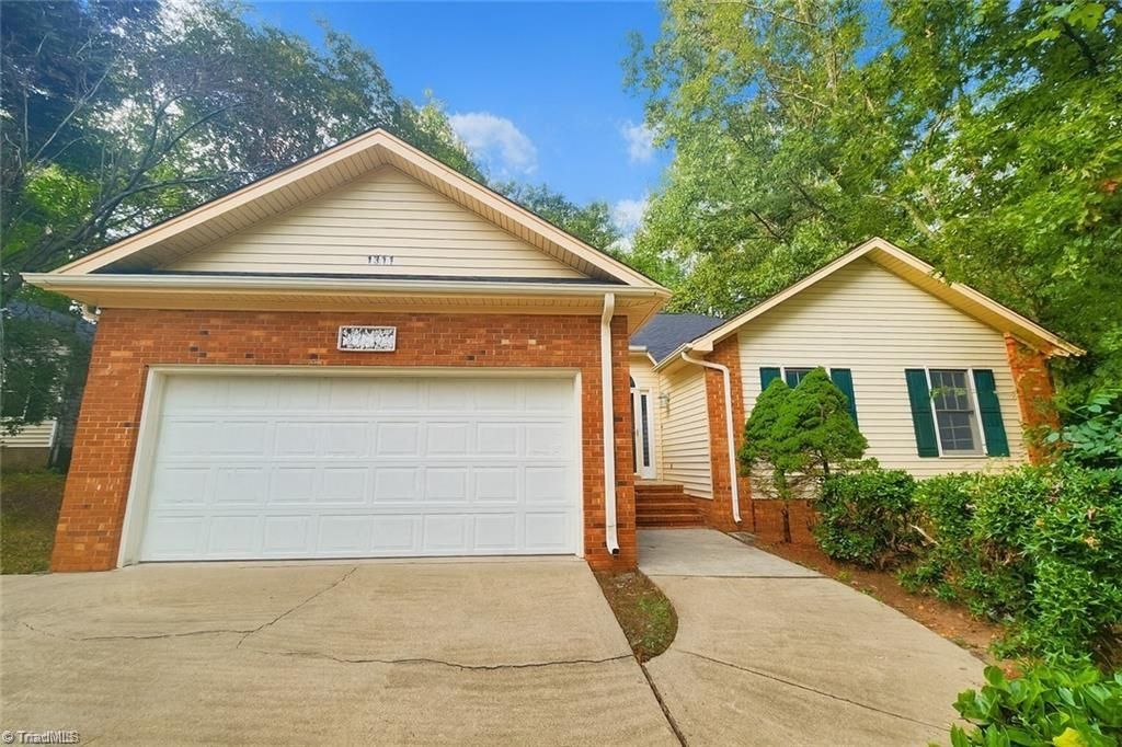 Photo of 1311 Sherwood Drive, Reidsville, NC 27320 (MLS # 1212987)