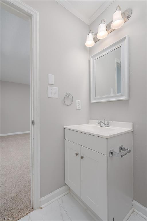 Photo 15 of 41 of 105 Debanne Road house