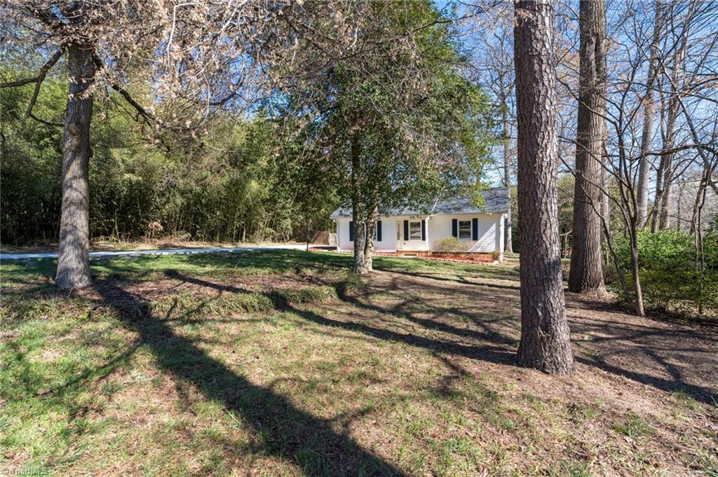 Photo 33 of 41 of 105 Debanne Road house