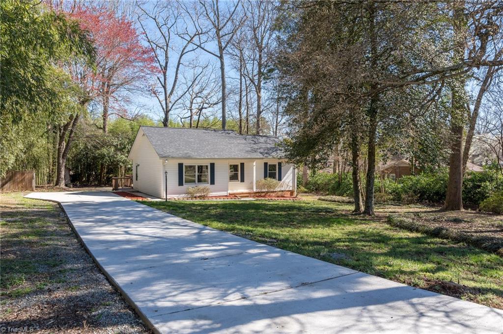 Photo 6 of 41 of 105 Debanne Road house