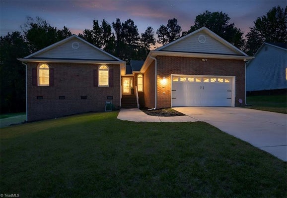 117 BROOK PINE DR, GREENSBORO, NC 27406 - Image 489de8dc841371f2be83e40d8be09fe0/70949356
