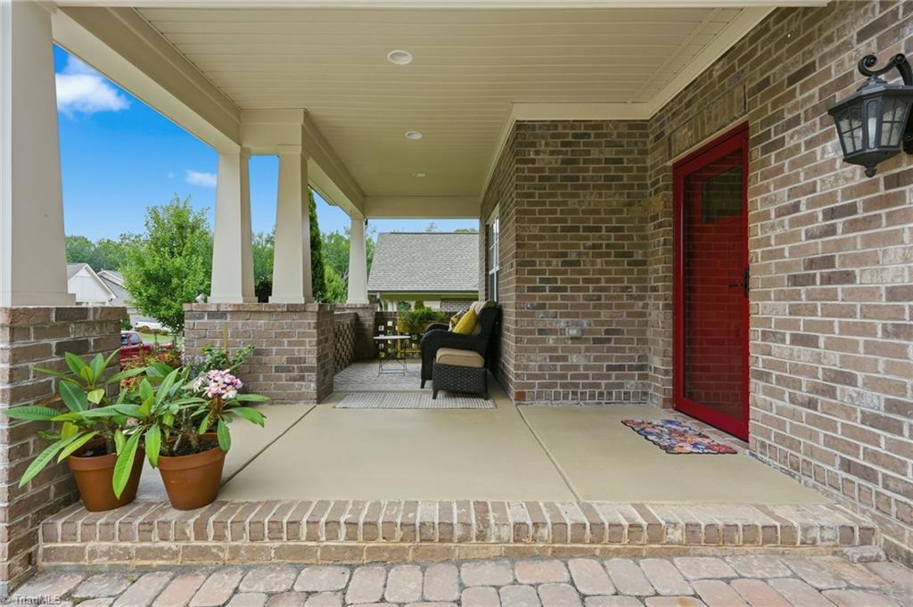 1009 Beechcrest Drive
