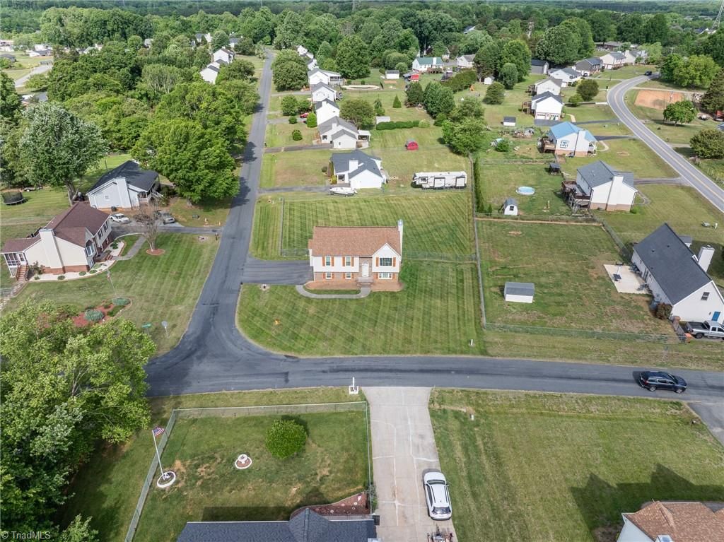 Photo of 136 Central Ridge Court, Clemmons, NC 27012 (MLS # 1218792)