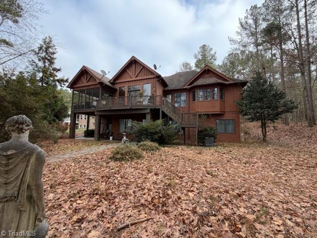 Photo of 621 Crystal Bay Drive, Denton, NC 27239 (MLS # 1204285)