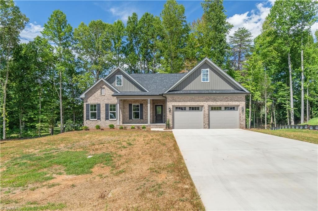 Photo of 278 Vine Ridge Drive, Winston-Salem, NC 27127 (MLS # 1124930)