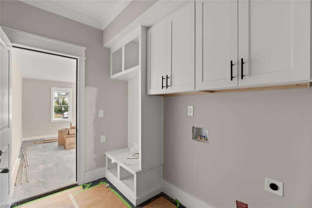 Winston-Salem, North Carolina 27106, United States, 4 Bedrooms Bedrooms, ,4 BathroomsBathrooms,Residential,Active,53345