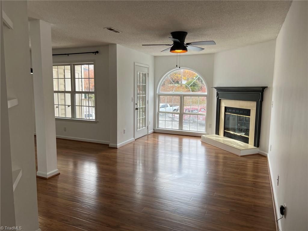 Photo of 6704 W Friendly Avenue #4E, Greensboro, NC 27410 (MLS # 1207595)