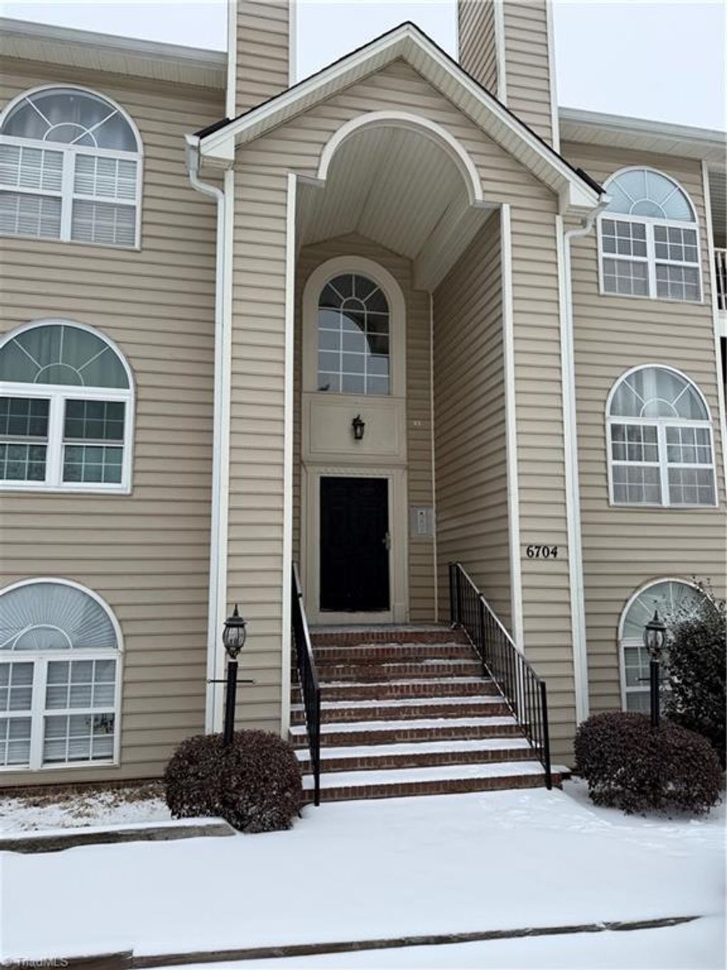 Photo of 6704 W Friendly Avenue #4E, Greensboro, NC 27410 (MLS # 1207595)