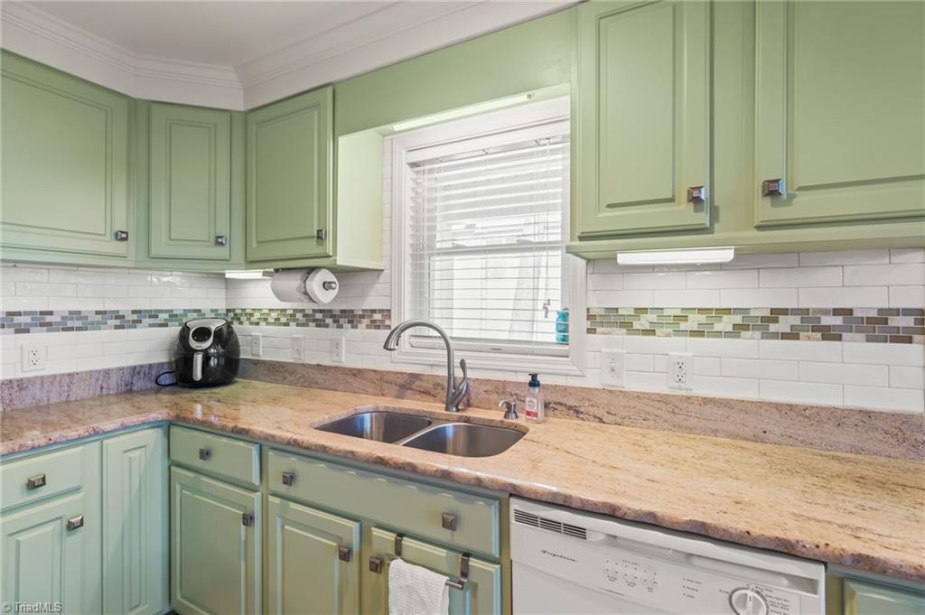 592 Shoreline Road, New London, North Carolina image 12