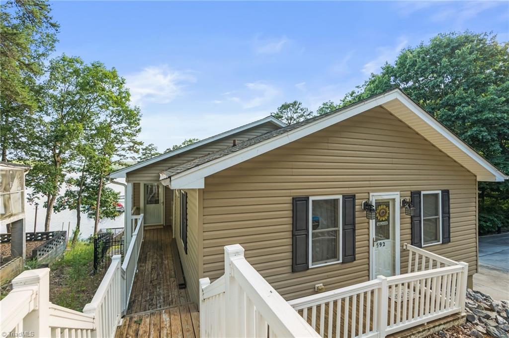 592 Shoreline Road, New London, North Carolina image 3