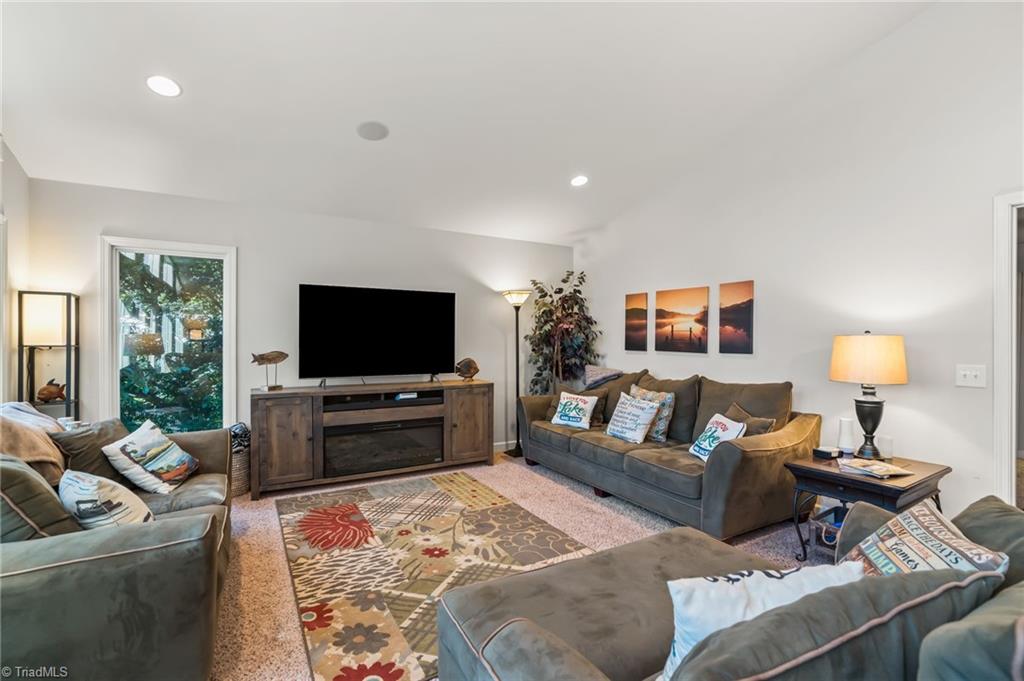 592 Shoreline Road, New London, North Carolina image 6