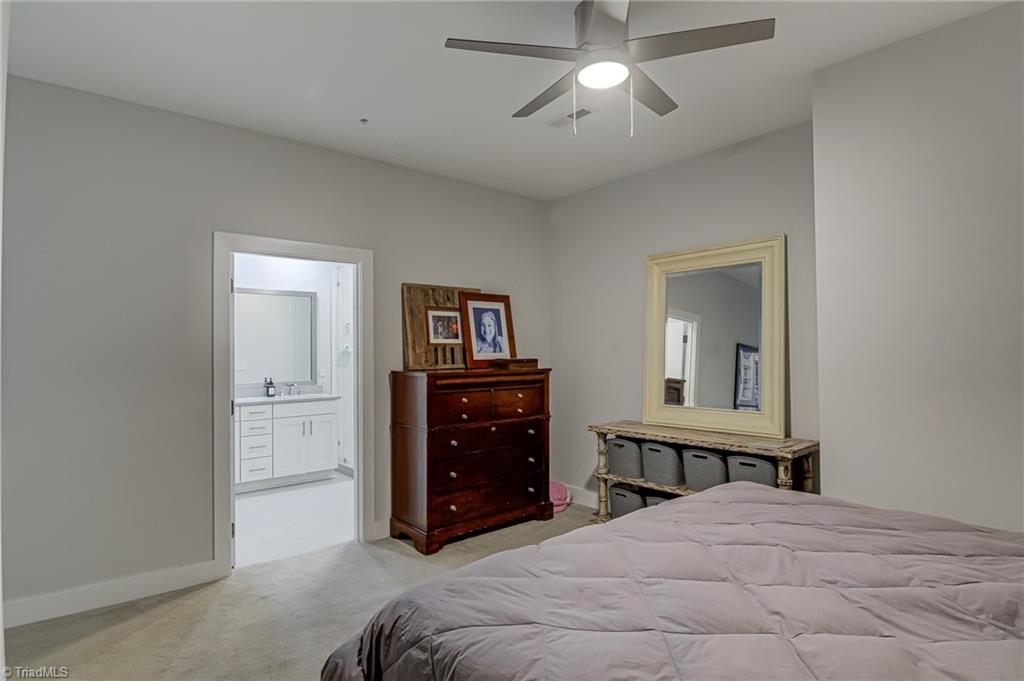 Winston-Salem, North Carolina 27101, United States, 2 Bedrooms Bedrooms, ,2 BathroomsBathrooms,Residential,Active,122058