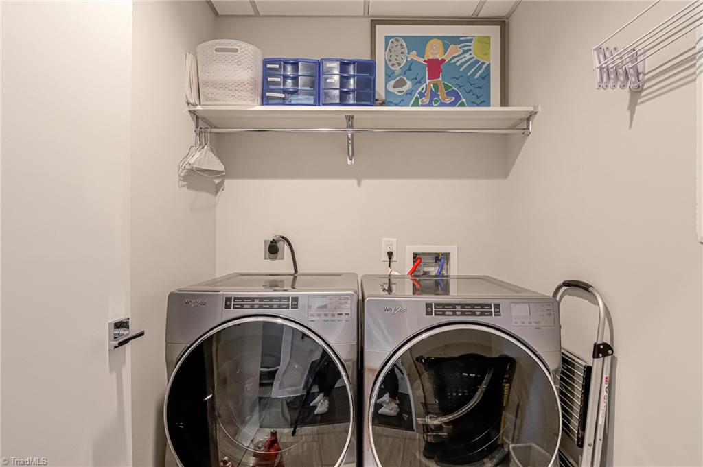 Winston-Salem, North Carolina 27101, United States, 2 Bedrooms Bedrooms, ,2 BathroomsBathrooms,Residential,Active,122058