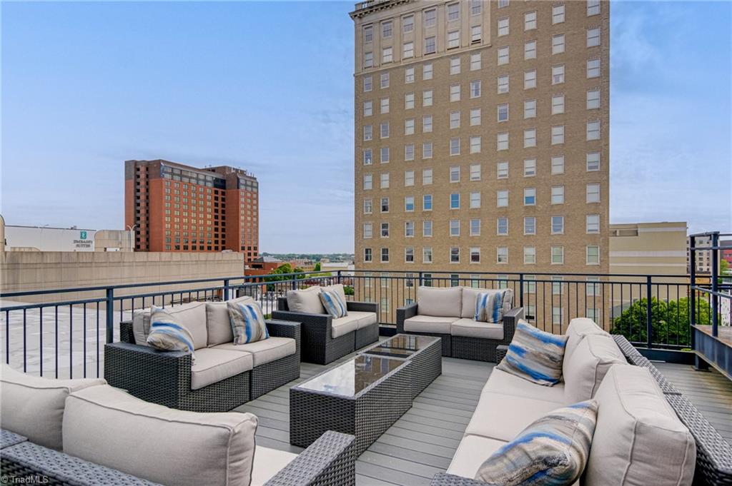 Winston-Salem, North Carolina 27101, United States, 2 Bedrooms Bedrooms, ,2 BathroomsBathrooms,Residential,Active,122058