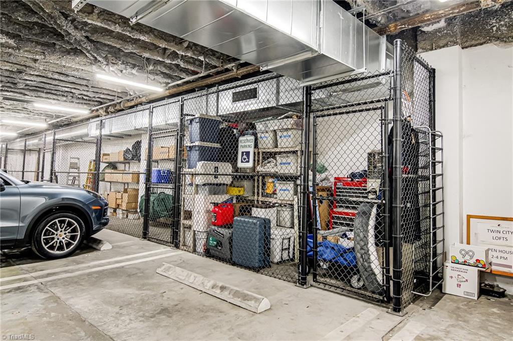 Winston-Salem, North Carolina 27101, United States, 2 Bedrooms Bedrooms, ,2 BathroomsBathrooms,Residential,Active,122058