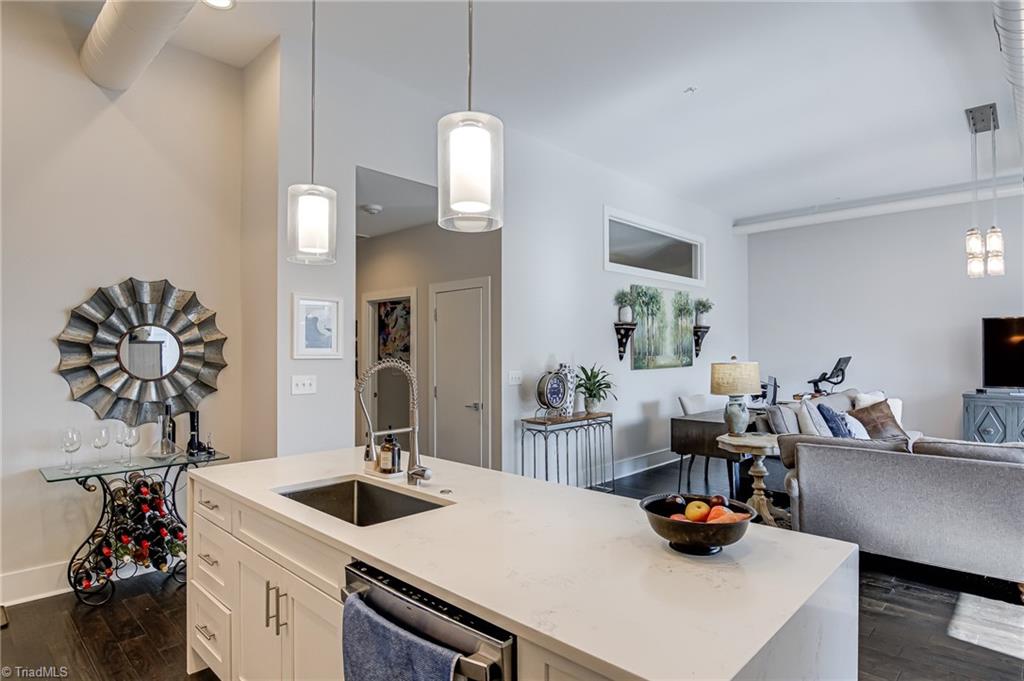 Winston-Salem, North Carolina 27101, United States, 2 Bedrooms Bedrooms, ,2 BathroomsBathrooms,Residential,Active,122058