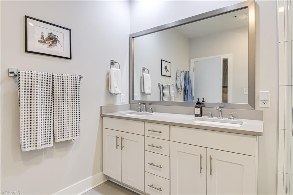 Winston-Salem, North Carolina 27101, United States, 2 Bedrooms Bedrooms, ,2 BathroomsBathrooms,Residential,Active,122058