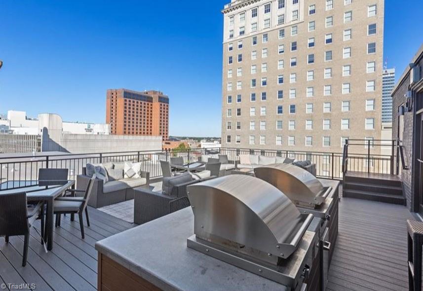 Winston-Salem, North Carolina 27101, United States, 2 Bedrooms Bedrooms, ,2 BathroomsBathrooms,Residential,Active,122058