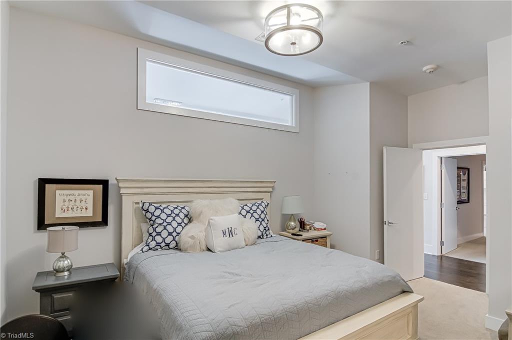 Winston-Salem, North Carolina 27101, United States, 2 Bedrooms Bedrooms, ,2 BathroomsBathrooms,Residential,Active,122058