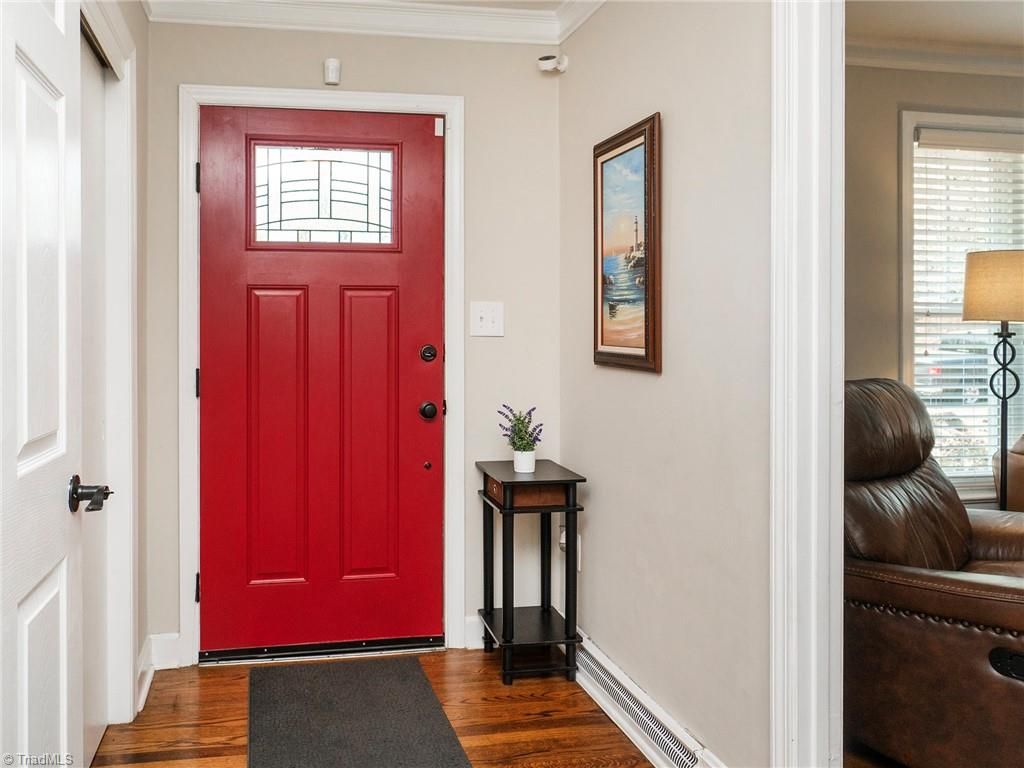 Photo of 1219 Warwick Drive, Burlington, NC 27215 (MLS # 1214510)