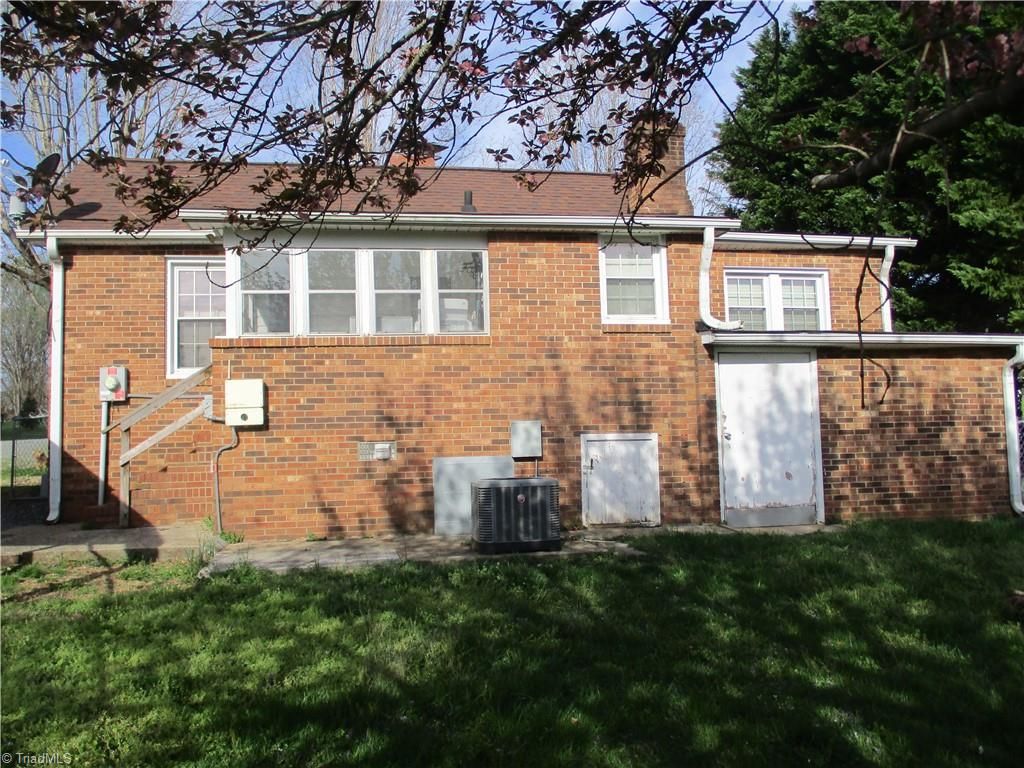 Photo of 4236 Robertson Drive, Winston-Salem, NC 27101 (MLS # 1214089)