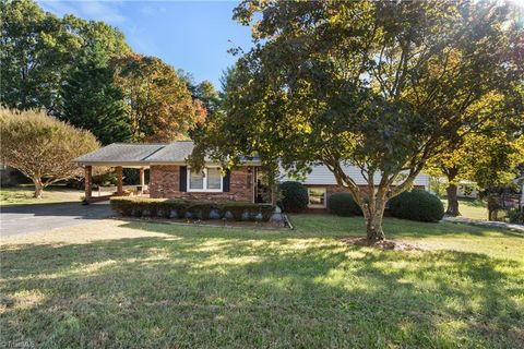 2805 Bobby Lane Kernersville NC 27284