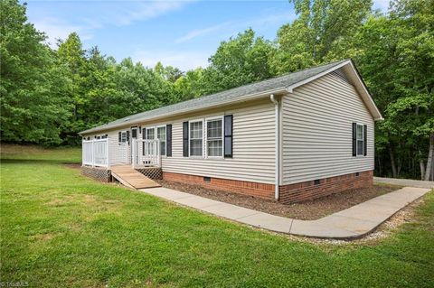Manufactured Home in Westfield NC 1150 Canterberry Farm Road.jpg