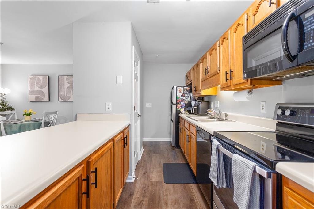 5934 W Friendly Avenue #F, Greensboro, North Carolina image 6