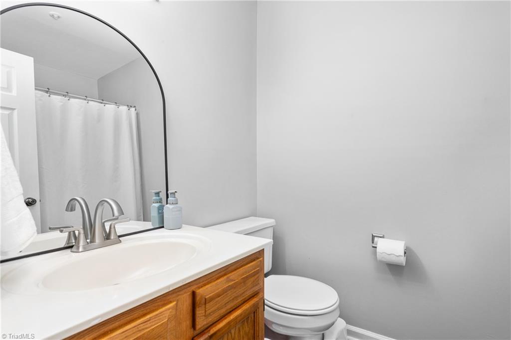 5934 W Friendly Avenue #F, Greensboro, North Carolina image 13