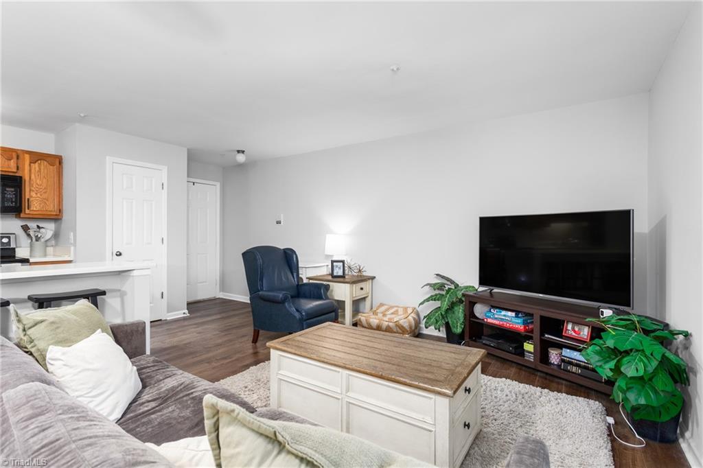 5934 W Friendly Avenue #F, Greensboro, North Carolina image 4