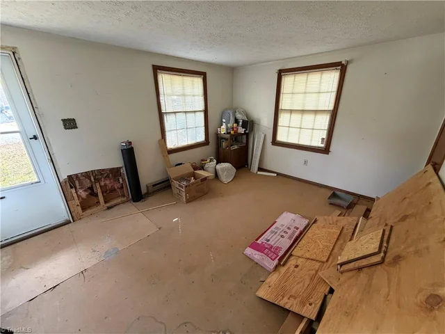 2213 Pear Street, photo 4 of 19