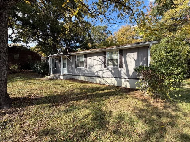 2213 Pear Street, photo 2 of 19