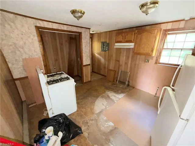 2213 Pear Street, photo 5 of 19