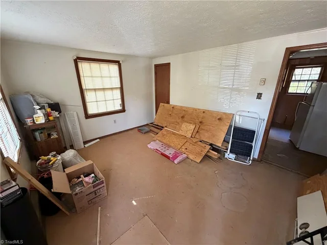 2213 Pear Street, photo 3 of 19