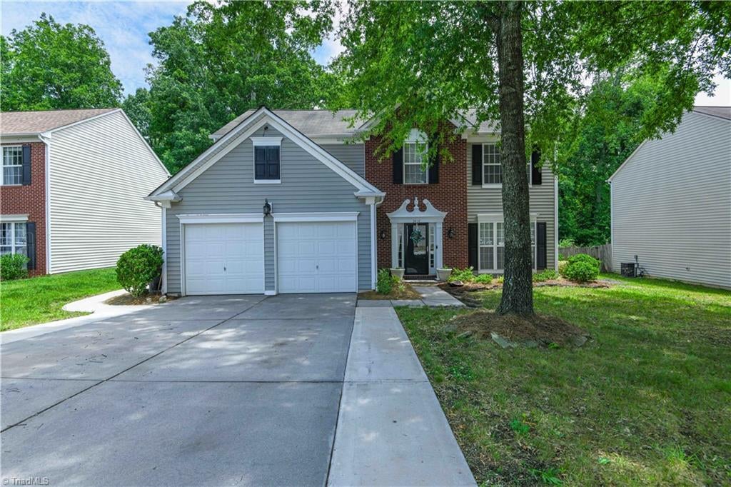 Photo of 3414 Nottaway Drive, Jamestown, NC 27282 (MLS # 1225290)
